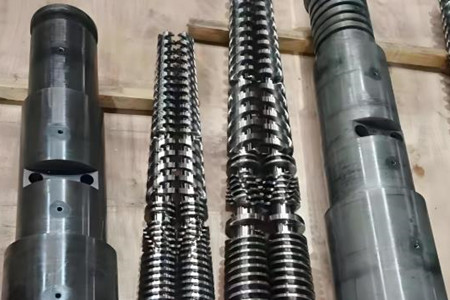 塑料擠出機(jī)機(jī)筒螺桿發(fā)貨前，廠家需要做哪些工作？
